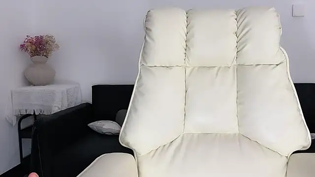 littlesluttycat online show from October 27, 2025, 7:26 pm