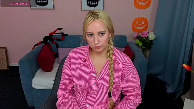 Snapshot of AuroraSkyee chatting on October 27, 2025, 2:51 pm AuroraSkyee online show from October 27, 2025, 2:51 pm