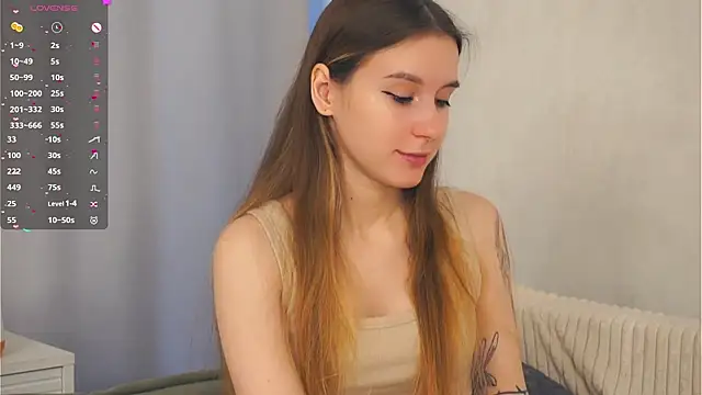 AmyMainer online show from October 28, 2025, 8:35 am