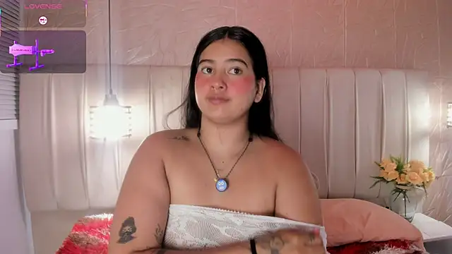 lilithst  online show from December 1, 2025, 8:32 pm