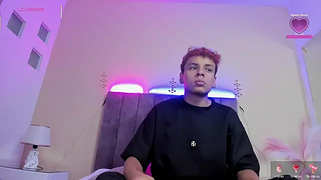 Snapshot of Xavier_Fox___ chatting on February 13, 2026, 7:58 pm Xavier Fox online show from February 13, 2026, 7:58 pm