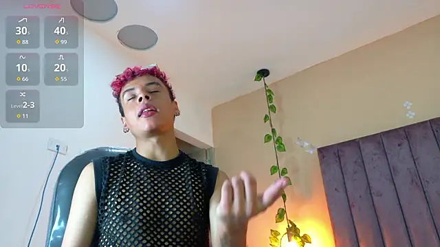 Snapshot of Xavier_Fox___ chatting on February 9, 2026, 8:51 pm Xavier Fox online show from February 9, 2026, 8:51 pm