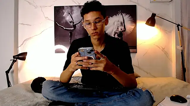 Snapshot of AQUARIUS_x chatting on October 16, 2025, 11:51 am AQUARIUS x online show from October 16, 2025, 11:51 am