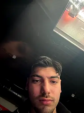 Snapshot of emir343475 chatting on November 5, 2025, 10:13 pm emir343475 online show from November 5, 2025, 10:13 pm