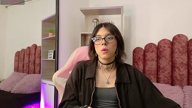 Lullaby Charade online show from December 18, 2025, 12:20 pm