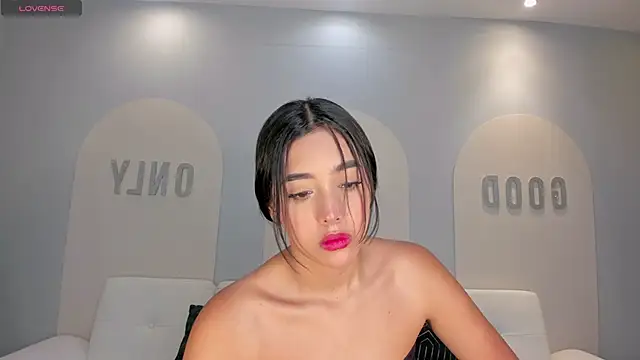 ScarlettBlaze  online show from March 27, 2026, 12:06 pm