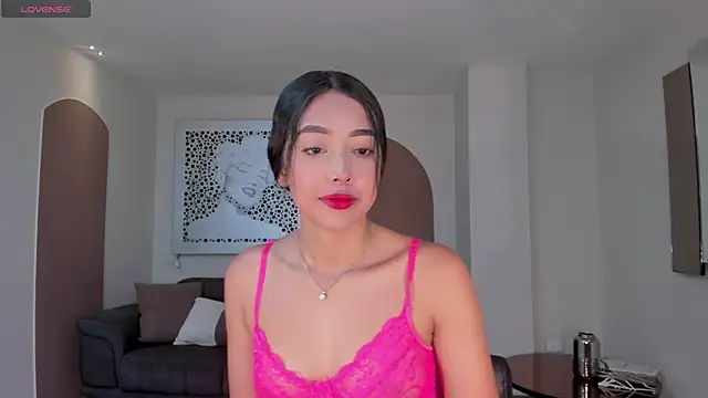 ScarlettBlaze  online show from November 5, 2025, 12:08 pm