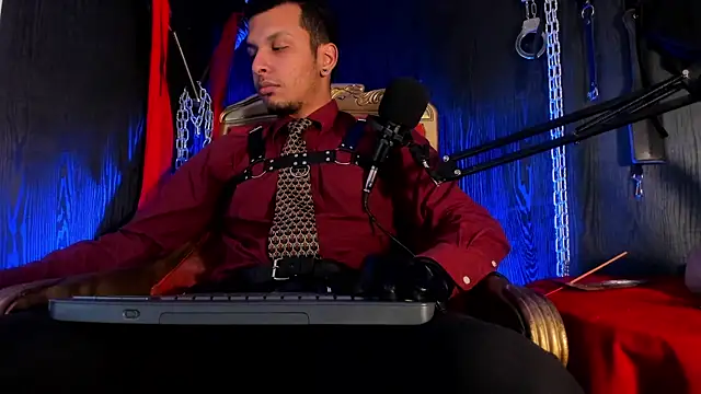 Snapshot of Master_Connor_BDSM chatting on October 30, 2025, 10:06 pm Master Connor BDSM online show from October 30, 2025, 10:06 pm