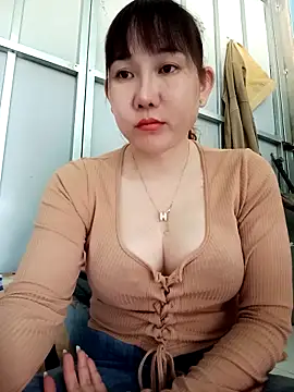 Ana-love2025 online show from December 3, 2025, 12:33 am