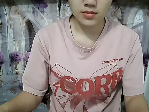 Snapshot of Lyna_207 chatting on November 12, 2025, 1:37 pm Lyna 207 online show from November 12, 2025, 1:37 pm