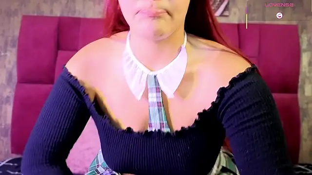 camila  bouzas online show from February 16, 2026, 12:15 pm