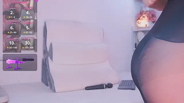 ElodieRousse  online show from April 16, 2026, 8:37 am