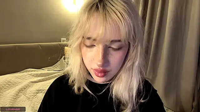 Snapshot of Milkmoriee chatting on November 13, 2025, 4:00 pm Milkmoriee online show from November 13, 2025, 4:00 pm