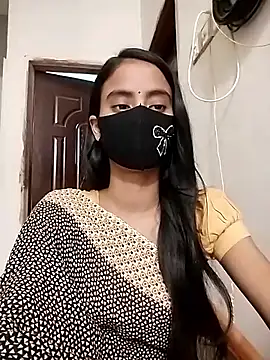 Snapshot of Ratri-Biswas chatting on December 5, 2025, 8:46 am Ratri-Biswas online show from December 5, 2025, 8:46 am