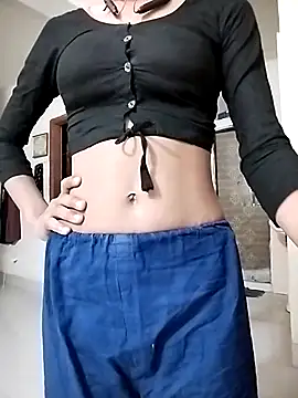 Snapshot of Ratri-Biswas chatting on November 14, 2025, 6:11 pm Ratri-Biswas online show from November 14, 2025, 6:11 pm