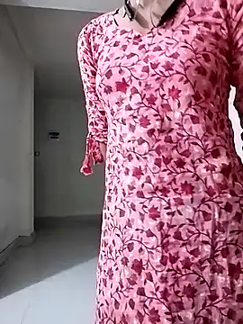 Snapshot of Ratri-Biswas chatting on November 13, 2025, 6:23 pm Ratri-Biswas online show from November 13, 2025, 6:23 pm