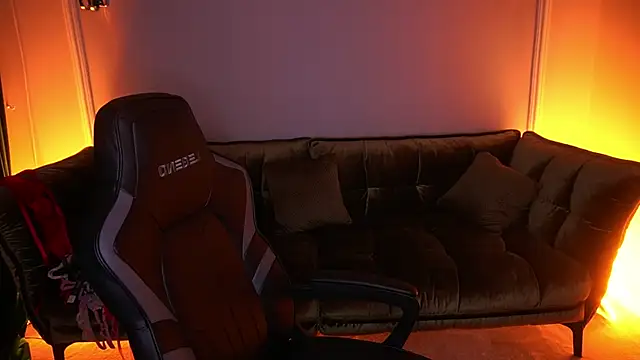 VixenMuse online show from November 5, 2025, 9:07 pm