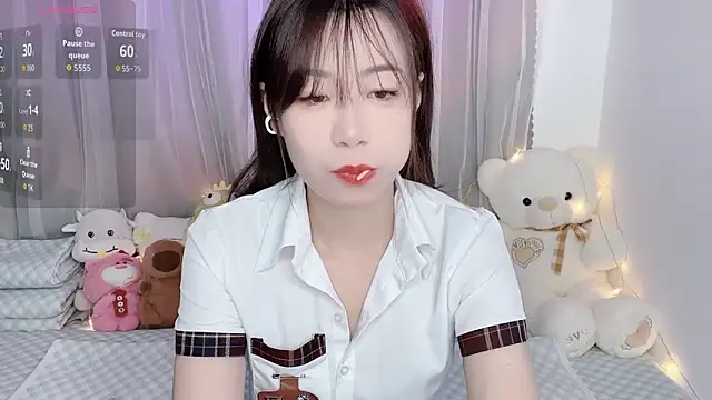 Snapshot of April_2025 chatting on November 9, 2025, 5:06 pm April 2025 online show from November 9, 2025, 5:06 pm