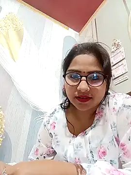 Vanshika1432 online show from November 6, 2025, 5:00 am