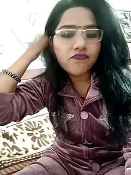 Vanshika1432 online show from December 2, 2025, 12:40 pm