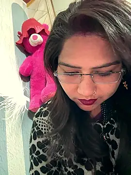 Snapshot of Vanshika1432 chatting on January 16, 2026, 5:11 am Vanshika1432 online show from January 16, 2026, 5:11 am