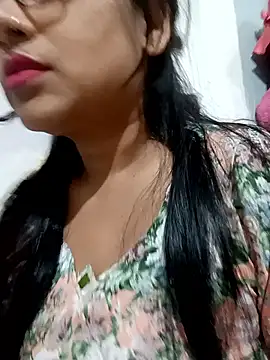 Vanshika1432 online show from November 9, 2025, 2:21 pm