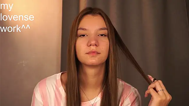 BrynnHolverson online show from October 26, 2025, 7:25 pm