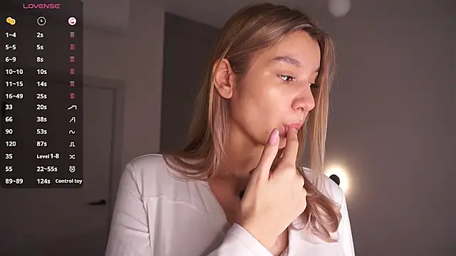 Snapshot of BrynnHolverson chatting on February 22, 2026, 7:15 pm BrynnHolverson online show from February 22, 2026, 7:15 pm