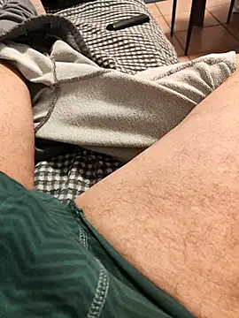 Snapshot of Italianstyle79 chatting on December 1, 2025, 6:42 pm Italianstyle79 online show from December 1, 2025, 6:42 pm