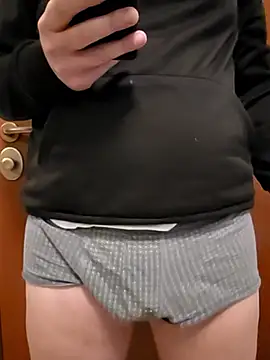 Italianstyle79 online show from April 30, 2026, 10:33 am