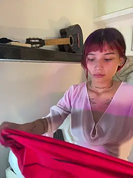 Emma duff online show from April 5, 2026, 7:42 pm