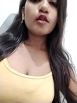 Snapshot of Beauty_maya chatting on October 18, 2025, 3:36 pm Beauty maya online show from October 18, 2025, 3:36 pm