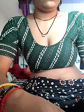 Snapshot of Beauty_maya chatting on November 14, 2025, 2:48 am Beauty maya online show from November 14, 2025, 2:48 am