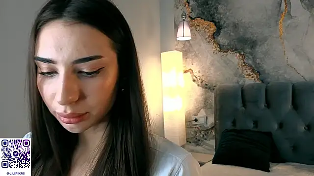 Chloewilldd online show from November 4, 2025, 2:26 am