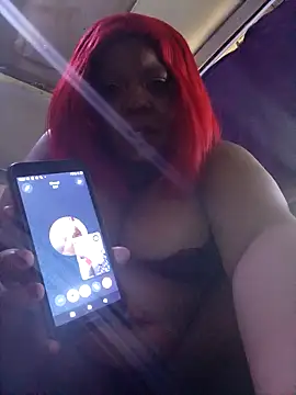 boobsqueenxo online show from October 18, 2025, 10:39 am