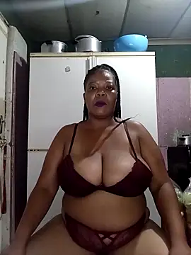 Snapshot of boobsqueenxo chatting on November 26, 2025, 6:19 pm boobsqueenxo online show from November 26, 2025, 6:19 pm