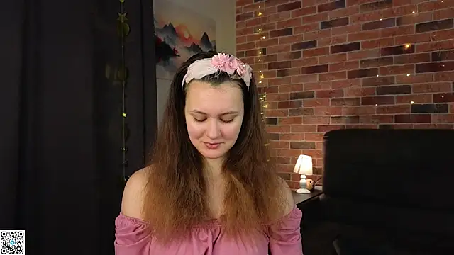 Snapshot of FoxFever chatting on March 8, 2026, 5:22 am FoxFever online show from March 8, 2026, 5:22 am