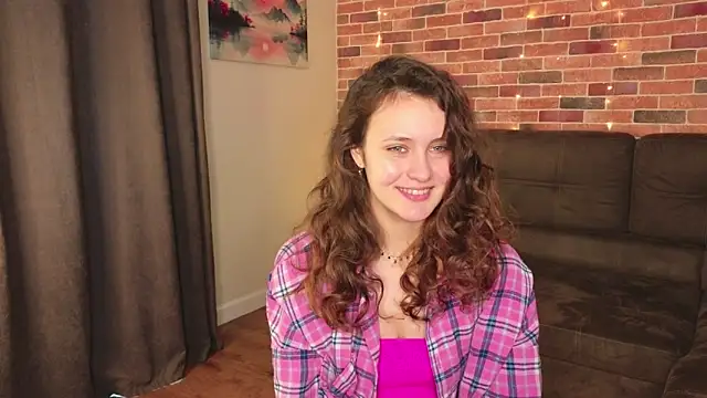 Snapshot of FoxFever chatting on April 7, 2026, 5:09 am FoxFever online show from April 7, 2026, 5:09 am