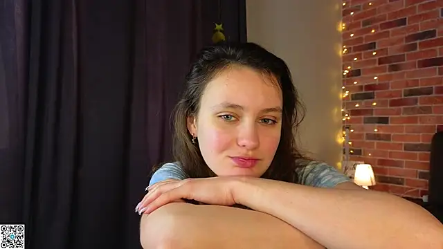 Snapshot of FoxFever chatting on February 21, 2026, 5:09 am FoxFever online show from February 21, 2026, 5:09 am