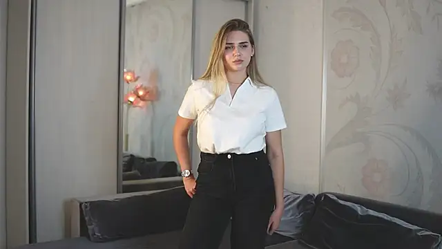 StormyMuse online show from October 29, 2025, 1:43 pm