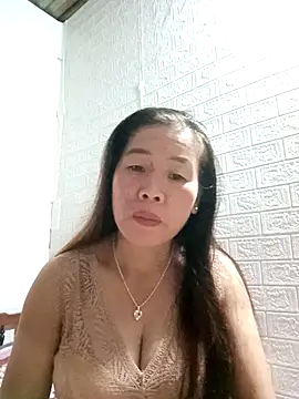 tabby-cat11 online show from November 4, 2025, 1:37 pm