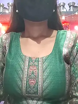 Snapshot of sardarni_001 chatting on November 4, 2025, 5:50 pm sardarni 001 online show from November 4, 2025, 5:50 pm