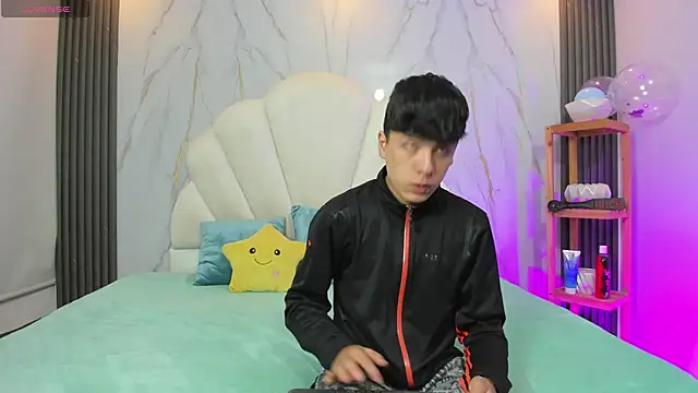 hoot booys  online show from March 7, 2026, 7:41 pm