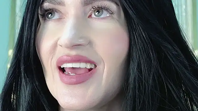 Snapshot of JaneWalch chatting on April 16, 2026, 11:00 am JaneWalch online show from April 16, 2026, 11:00 am