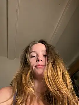 Rhyumii online show from July 24, 2026, 8:38 pm