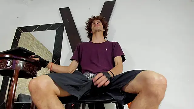 Snapshot of elias_sn0w chatting on November 19, 2025, 8:09 pm elias sn0w online show from November 19, 2025, 8:09 pm