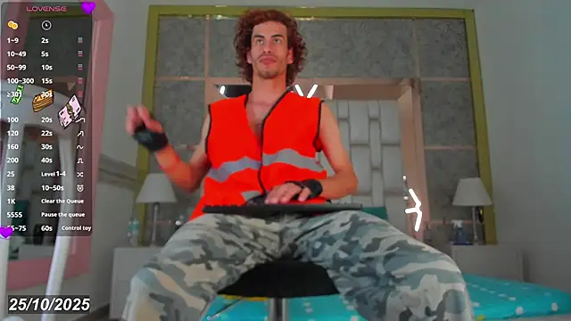 Snapshot of elias_sn0w chatting on October 25, 2025, 8:09 pm elias sn0w online show from October 25, 2025, 8:09 pm