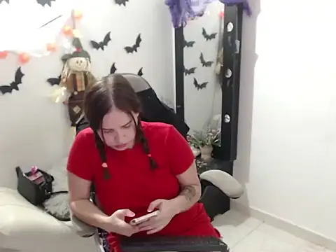 Snapshot of SoeDymond chatting on October 26, 2025, 7:25 pm SoeDymond online show from October 26, 2025, 7:25 pm