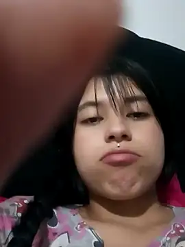 petite coral online show from January 13, 2026, 4:16 am