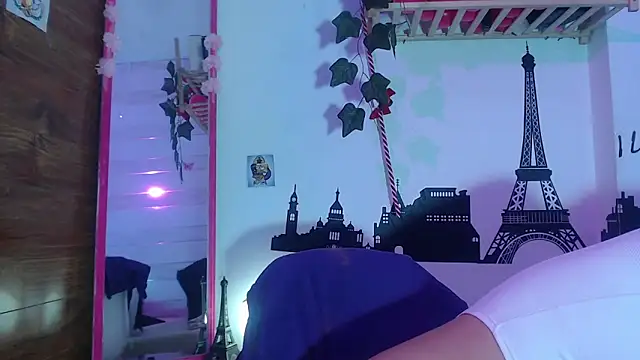 Snapshot of petite_coral chatting on May 30, 2026, 2:51 am petite coral online show from May 30, 2026, 2:51 am
